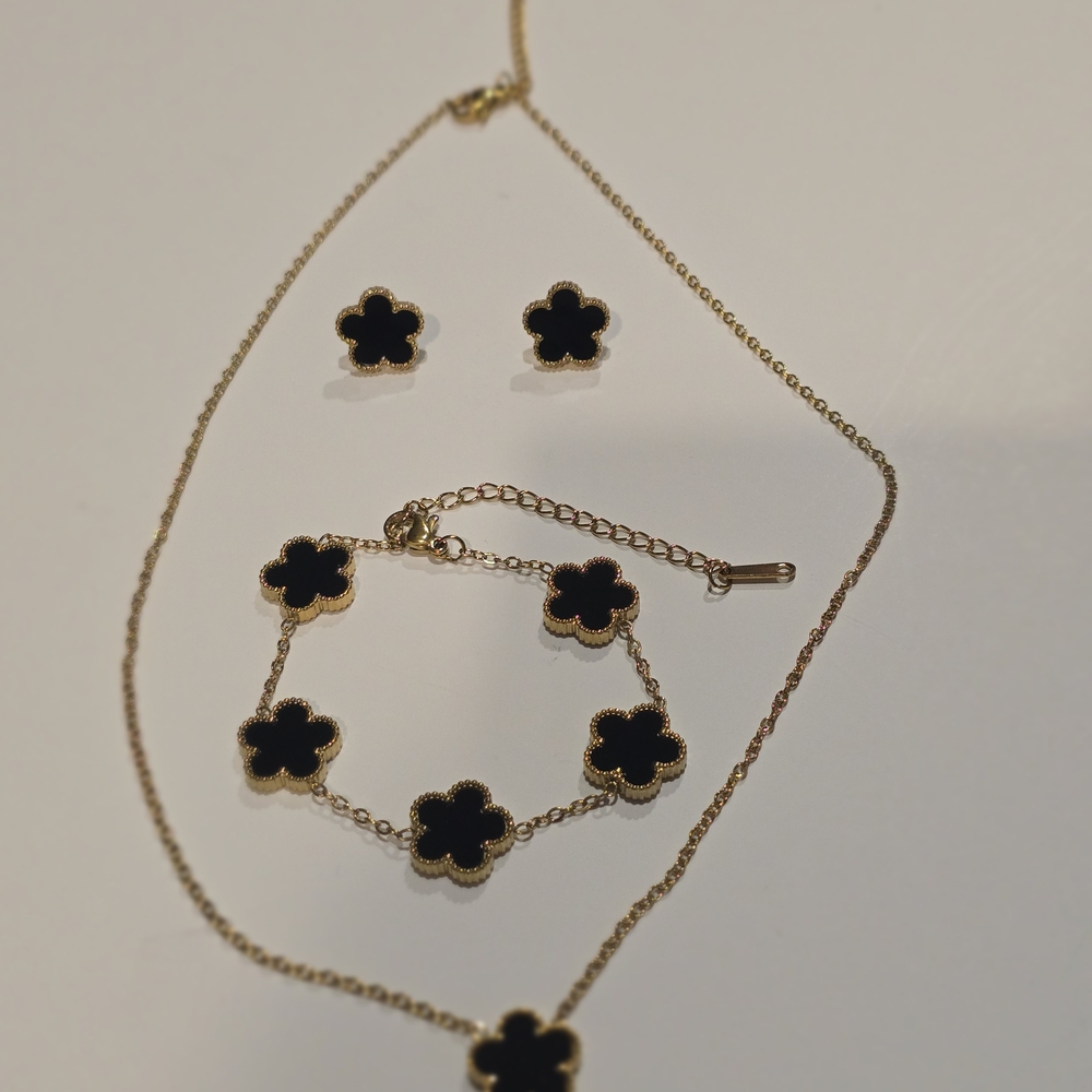 Elegant Black and Gold Plum Blossom Jewelry Set
